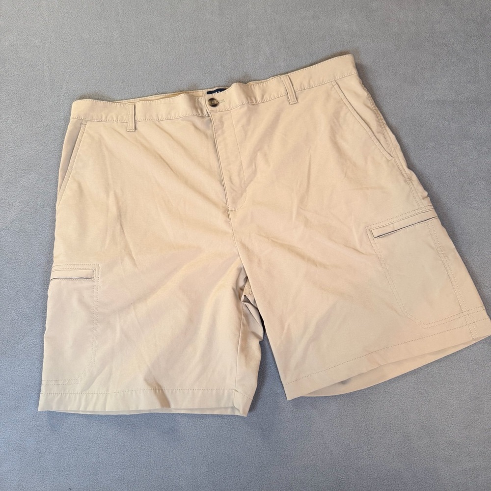 Chaps Men’s Stretch- Khaki Shorts- Golf/Casual/ Cargo Zip Pocket- Size 40